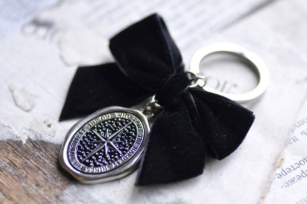 Message Wax Seal Keychain Black Bow | Star - Backtozero B20 - bow, charm, enamel, enamel keychain, her, keychain, lapel, metal, ribbon, seashell, shine, soft enamel, star, starry, velvet, wax seal