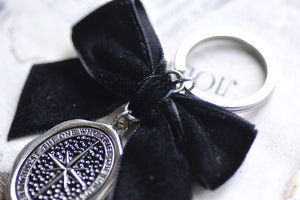 Message Wax Seal Keychain Black Bow | Star - Backtozero B20 - bow, charm, enamel, enamel keychain, her, keychain, lapel, metal, ribbon, seashell, shine, soft enamel, star, starry, velvet, wax seal