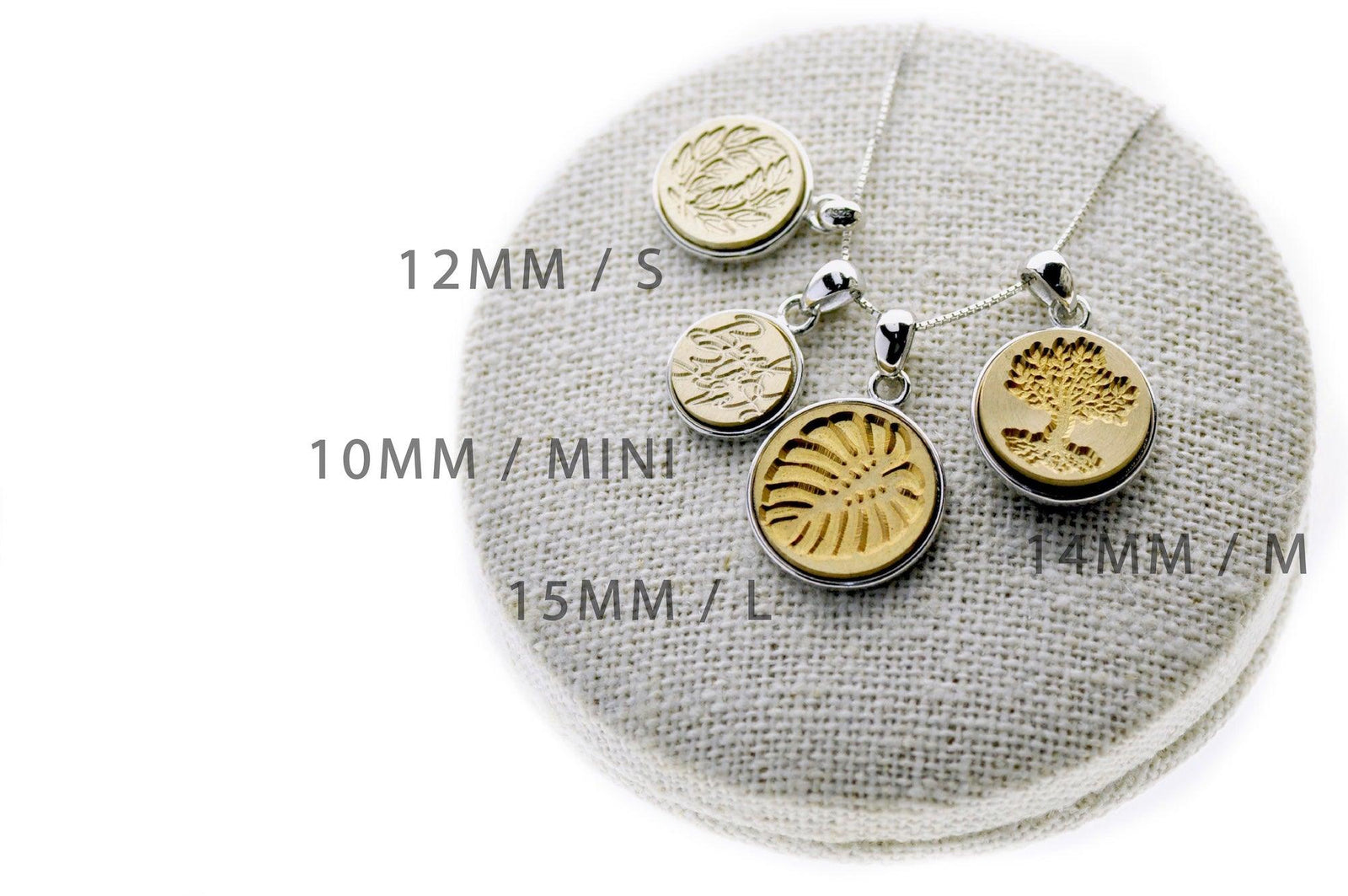 Botanical Minimal Signet Necklace - Backtozero B20 - botanic, Botanical, brass, Leaf, Leafs, Leaves, minimal, minimalnecklace, necklace, Plant, plants, signet, signet necklace, silver