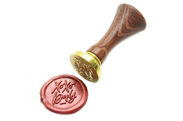XoXo Day Wax Seal Stamp - Backtozero B20 - Message, Metallic, Metallic Red, Red, Signature, signaturehandle, xoxo