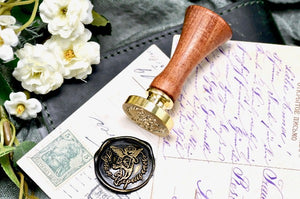 Cherub Holding Envelope Wax Seal Stamp - Backtozero B20 - angel, black, cherub, cupid, latin motto, Love, mail, Message, peace, romantic, Signature, signaturehandle, silver highlight, valentine