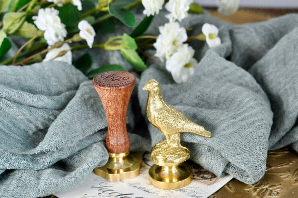 Brass Dove Wax Seal Handle - Backtozero B20 - Bird, brass deco, handle