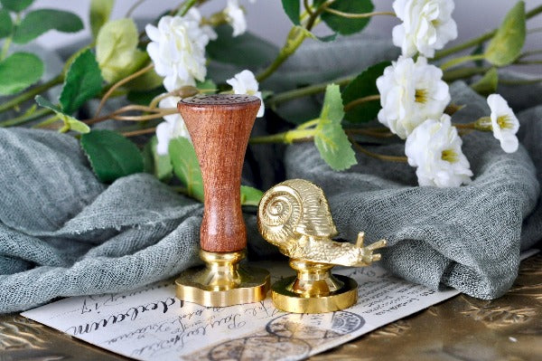 Brass Snail Wax Seal Handle - Backtozero B20 - brass deco, handle, snail