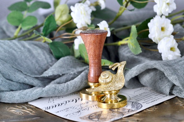 Brass Snail Look Up Wax Seal Handle - Backtozero B20 - brass deco, handle, snail