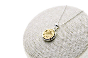 Shamrock Minimal Signet Necklace - Backtozero B20 - brass, clover, luck, lucky, minimal, minimalnecklace, necklace, signet, signet necklace, silver