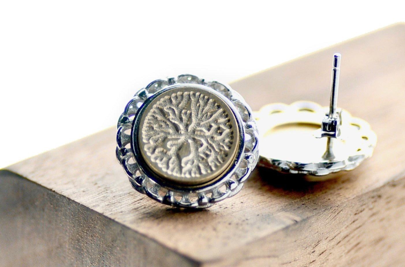 Coral Lace Signet Earrings - Backtozero B20 - beach, brass, coral, earrings, lace, lace earrings, laceearrings, signet, silver, stud, stud earrings, summer