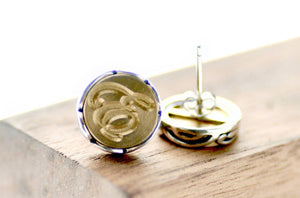 Script Initial Scalloped Signet Earrings - Backtozero B20 - 1 initial, 1initial, brass, custom, earrings, One Initial, personalized, Scalloped, scalloped earrings, scallopedearrings, signet, silver, stud, stud earrings