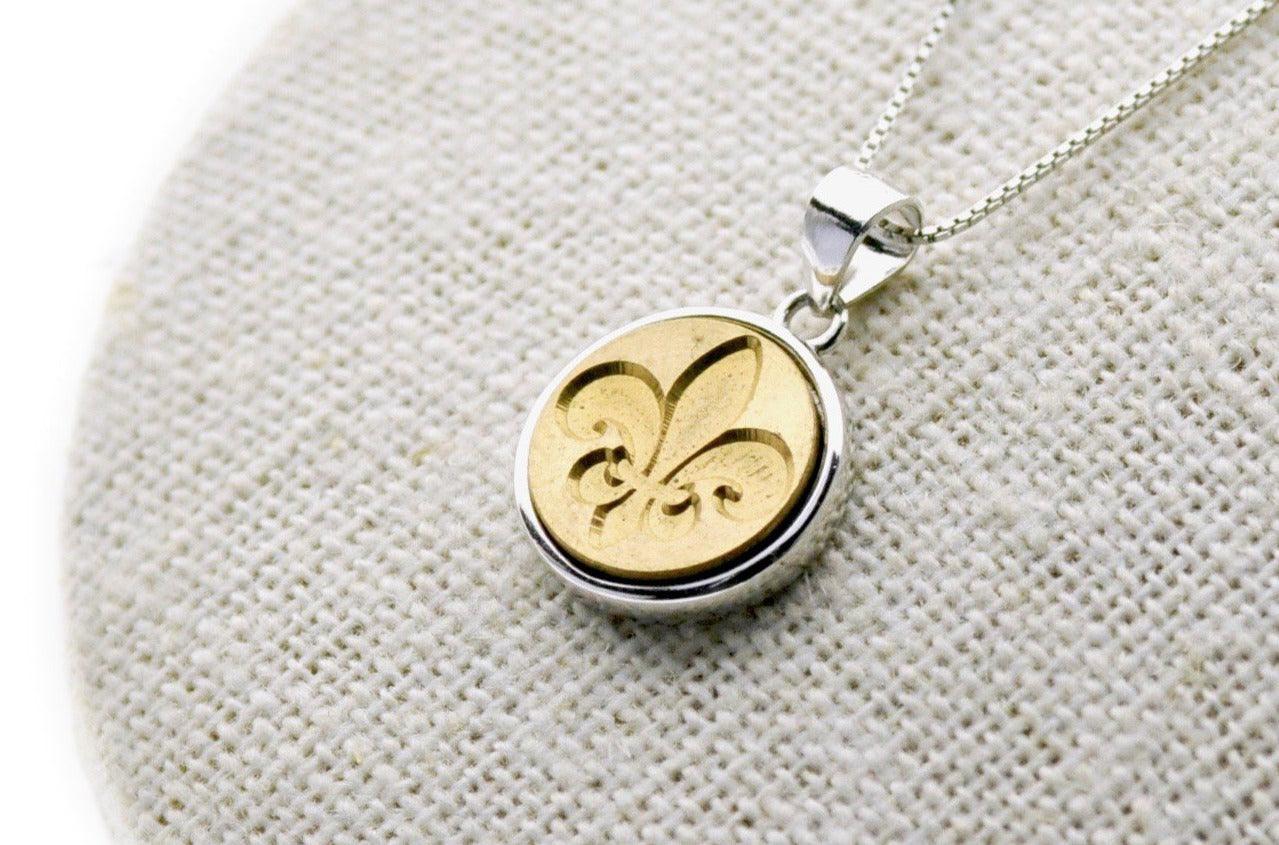 Fleur de Lis Minimal Signet Necklace - Backtozero B20 - brass, fleur, fleur de lis, minimal, minimalnecklace, necklace, signet, signet necklace, silver