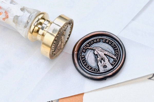 Hand with Leather Pen Latin Motto Wax Seal Stamp | S - Backtozero B20 - antique, feather, feather pen, knowledge, latin, latin motto, learn, Message, pen, Retro, Signature, signaturehandle, write