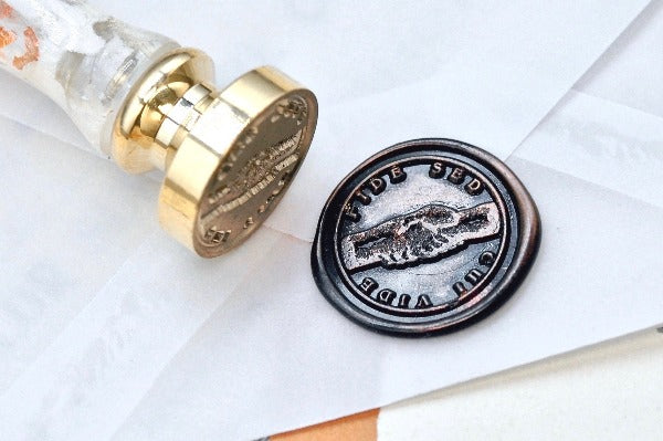 Handshake Latin Motto Wax Seal Stamp | S - Backtozero B20 - antique, hand, latin, latin motto, Retro, Signature, signaturehandle, trust