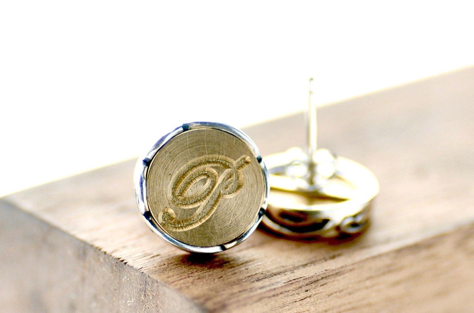 Script Initial Scalloped Signet Earrings - Backtozero B20 - 1 initial, 1initial, brass, custom, earrings, One Initial, personalized, Scalloped, scalloped earrings, scallopedearrings, signet, silver, stud, stud earrings