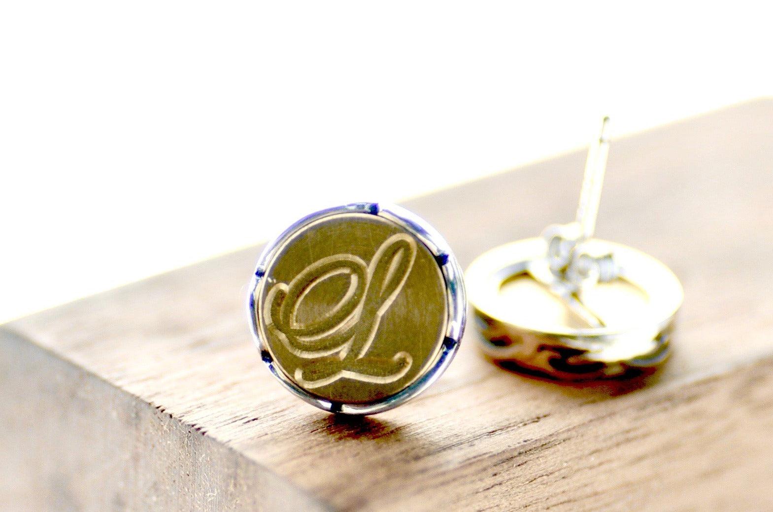 Script Initial Scalloped Signet Earrings - Backtozero B20 - 1 initial, 1initial, brass, custom, earrings, minimal, One Initial, personalized, Scalloped, scalloped earrings, scallopedearrings, signet, silver, stud, stud earrings