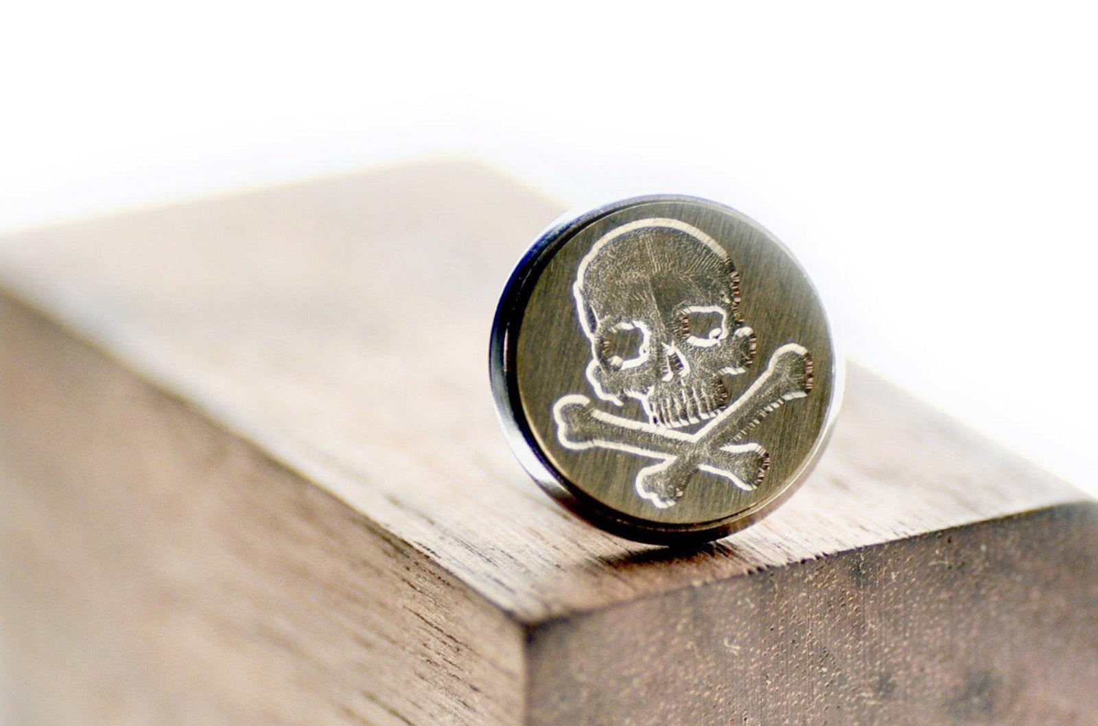 Skull Bone Signet Pin - Backtozero B20 - 10mm, 12mm, 14mm, badge, Bone, brass, brooch, him, pin, Pirate, signet, skeleton, Skull, stainless steel
