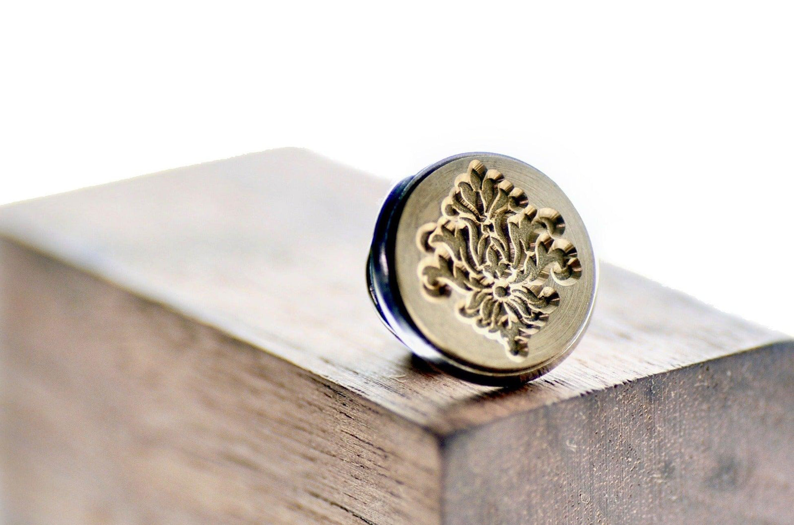 Victorian Filigree Deco Signet Pin - Backtozero B20 - 10mm, 12mm, 14mm, badge, brass, brooch, Deco, Decorative, pin, signet, stainless steel